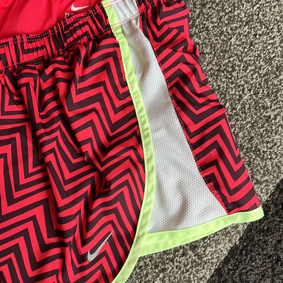Nike running shorts Womens Large - Picture 3 of 3